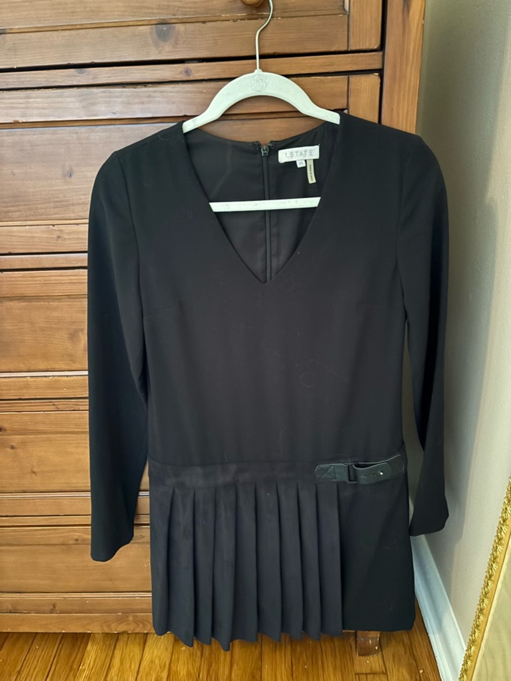 1.State Black Pleated V-Neck Long Sleeve Dress